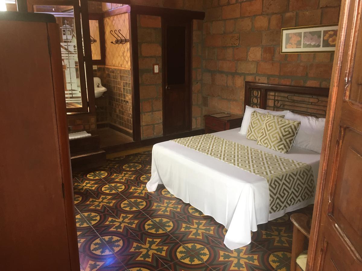 Hosteria De La Plaza Menor Santa Fe de Antioquia Exterior foto